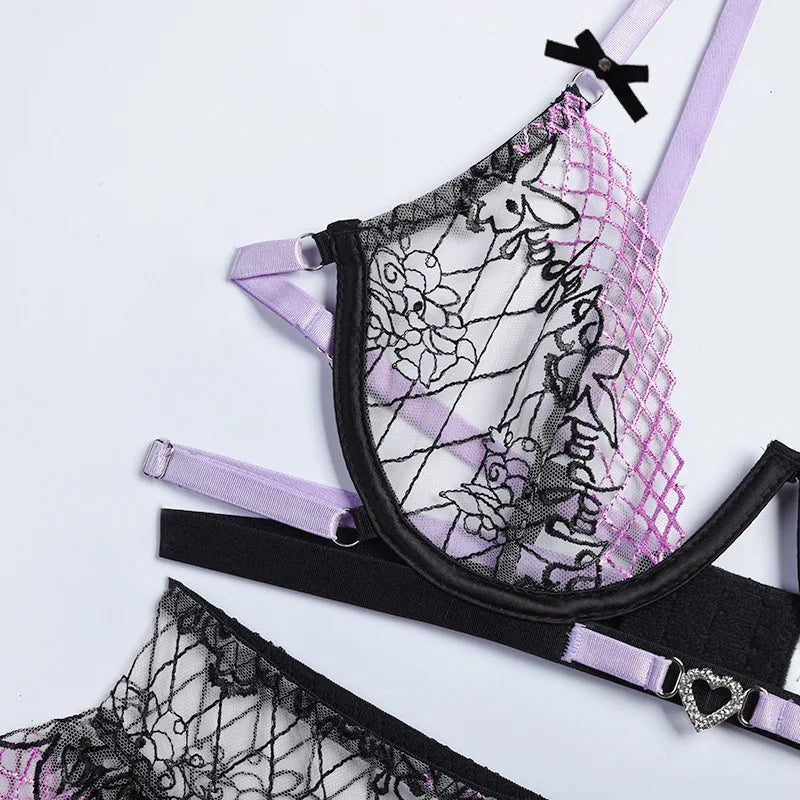 Lingerie Afrodite com detalhes roxo e preto